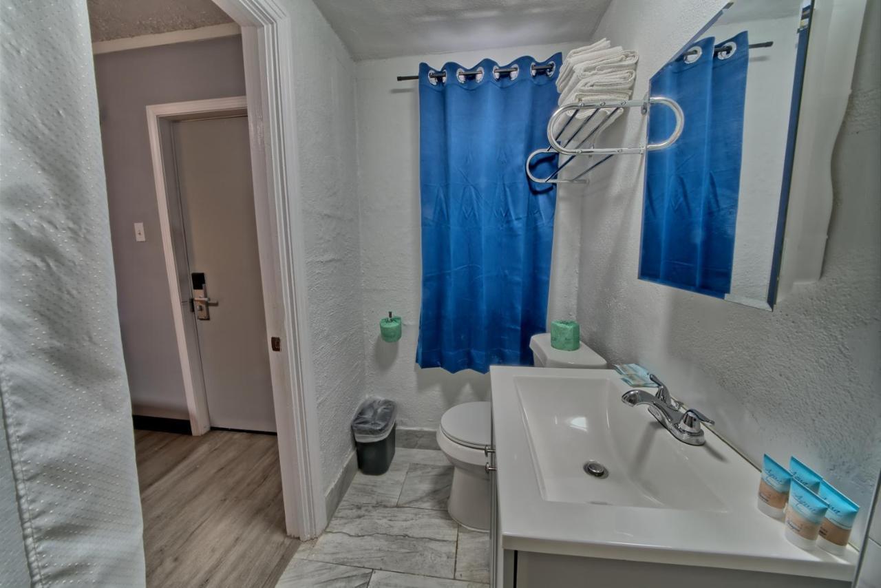 Aqua View Motel Lower Grand Lagoon Экстерьер фото